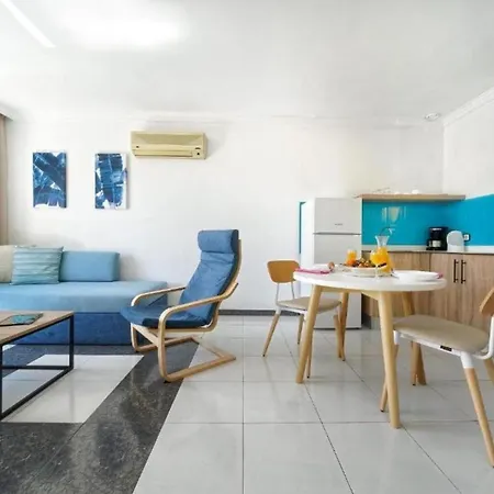 Two Bedrooms With Pool, Wifi, Ac, 500m From The Beach In Puerto Del Carmen *