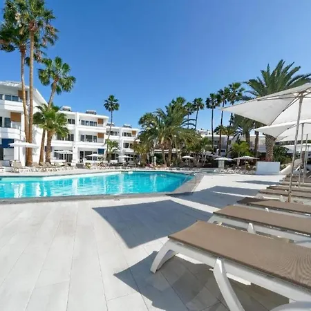 Two Bedrooms With Pool, Wifi, Ac, 500m From The Beach In Puerto Del Carmen *