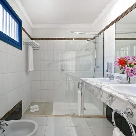 Two Bedrooms With Pool, Wifi, Ac, 500m From The Beach In Puerto Del Carmen Puerto del Carmen (Lanzarote)
