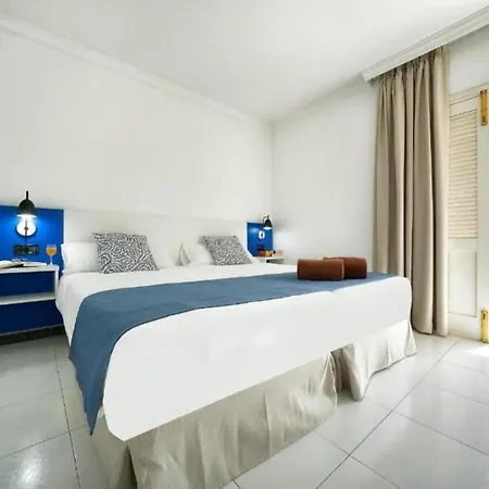 Two Bedrooms With Pool, Wifi, Ac, 500m From The Beach In Puerto Del Carmen *