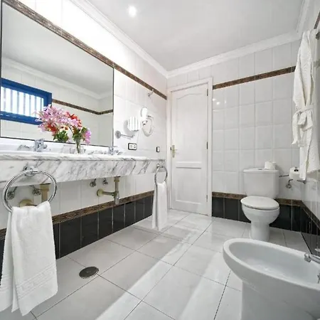 Two Bedrooms With Pool, Wifi, Ac, 500m From The Beach In Puerto Del Carmen Appartamento